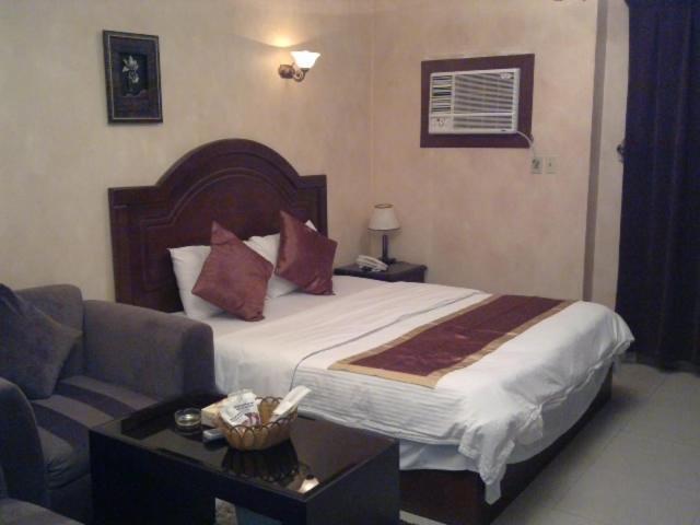 Al Baron Palace Khobar Aparthotel Nadinah Εξωτερικό φωτογραφία